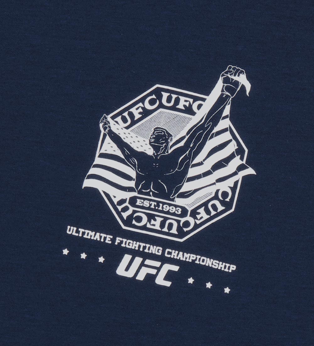 تيشيرت UFC بدون أكمام بقصة مريحة ولون كحلي
