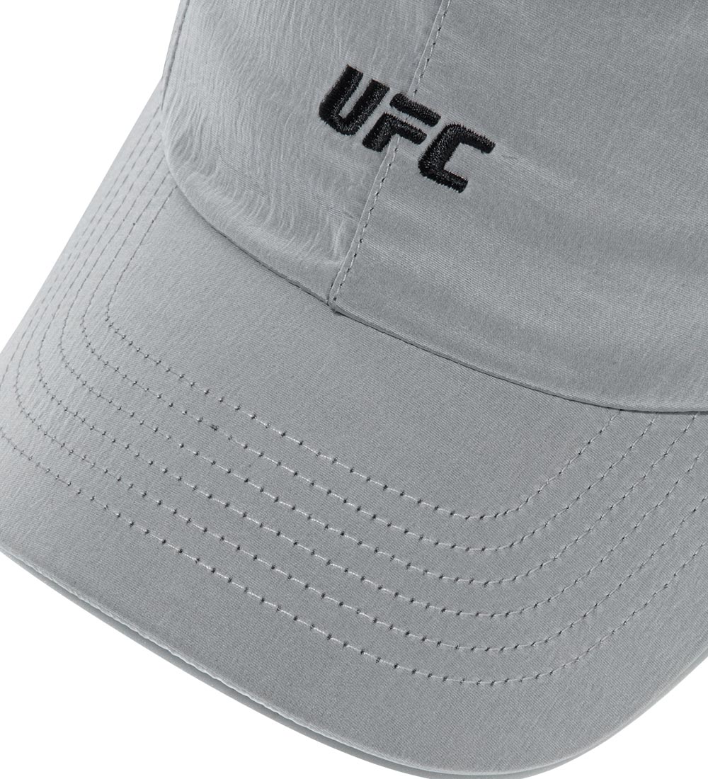 قبعة مخيم UFC بليز بلس، رمادي فاتح