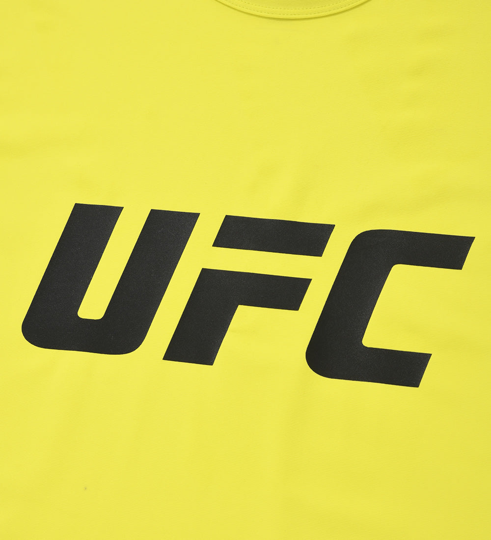 تيشيرت UFC Tension بشعار كبير وقصة عضلية وأكمام قصيرة، أصفر نيون