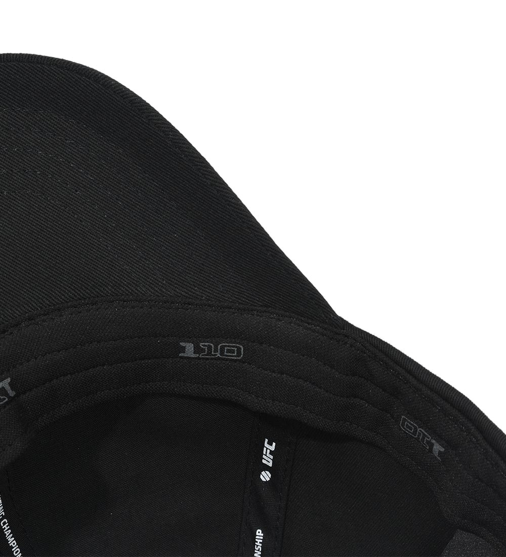 UFC Essential+ 110 Flex Fit Baseball Cap, Black