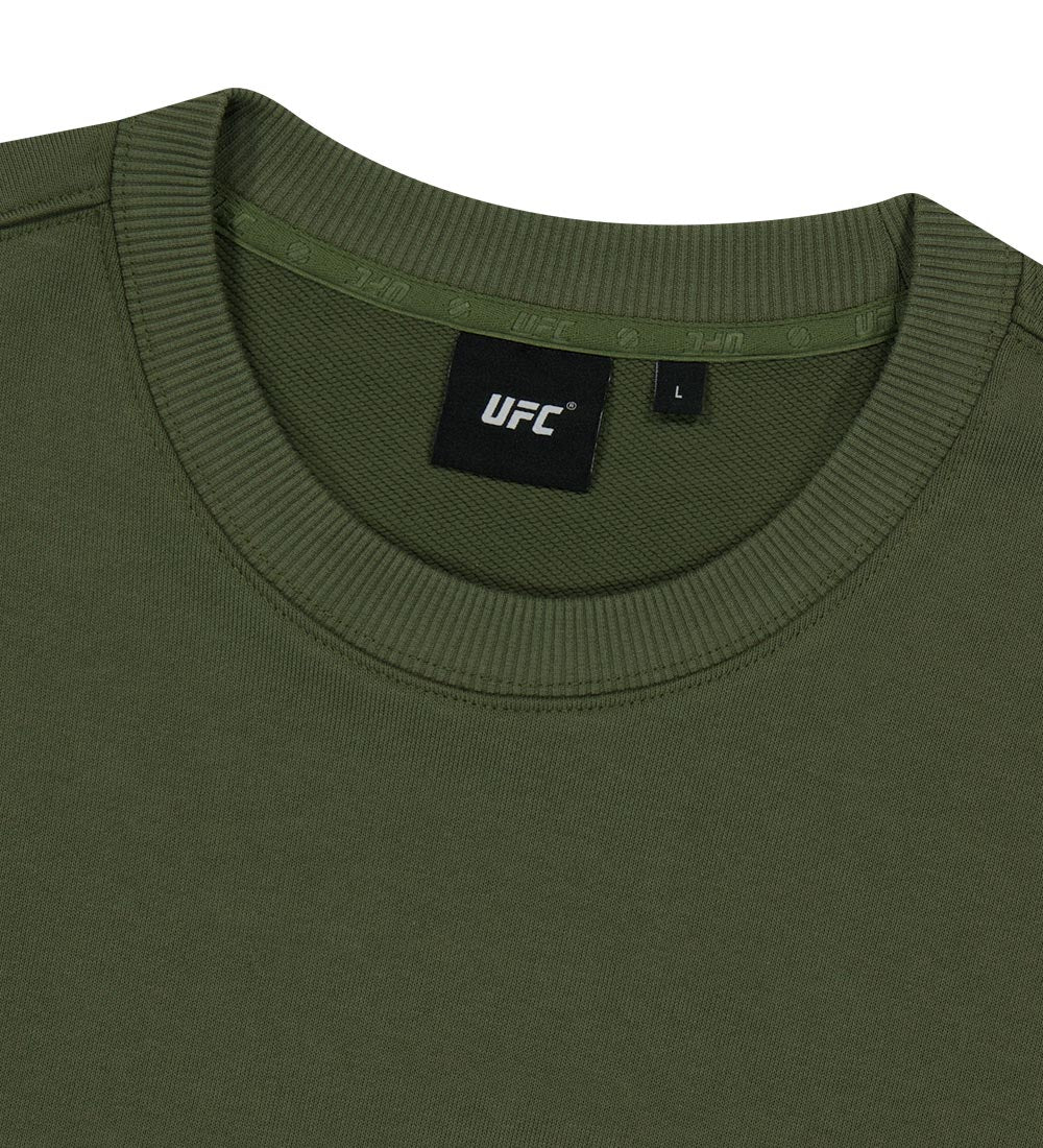 تي شيرت UFC بقصة واسعة للرجال بنقشة High Kick، كاكي