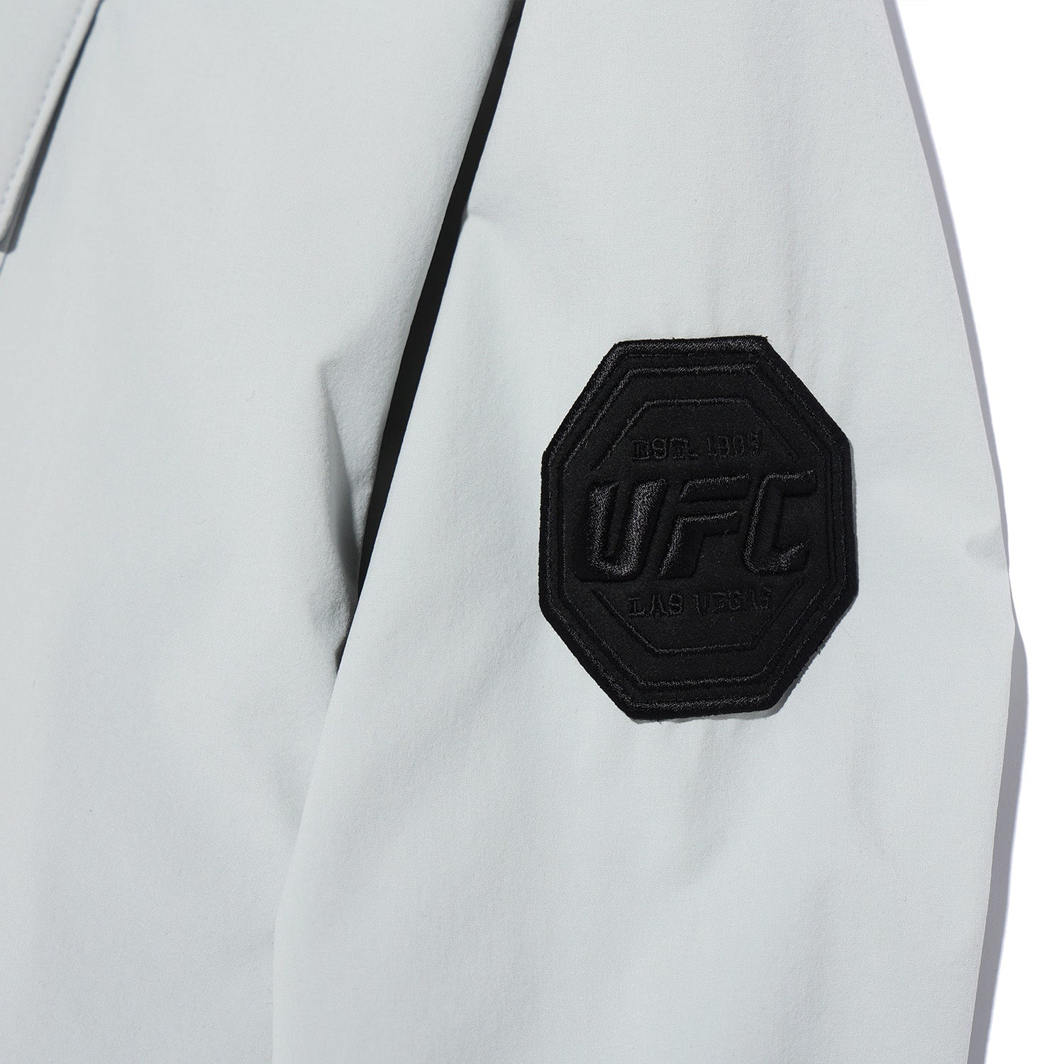 UFC UT Woven Pocket Sweatshirt, Light Gray