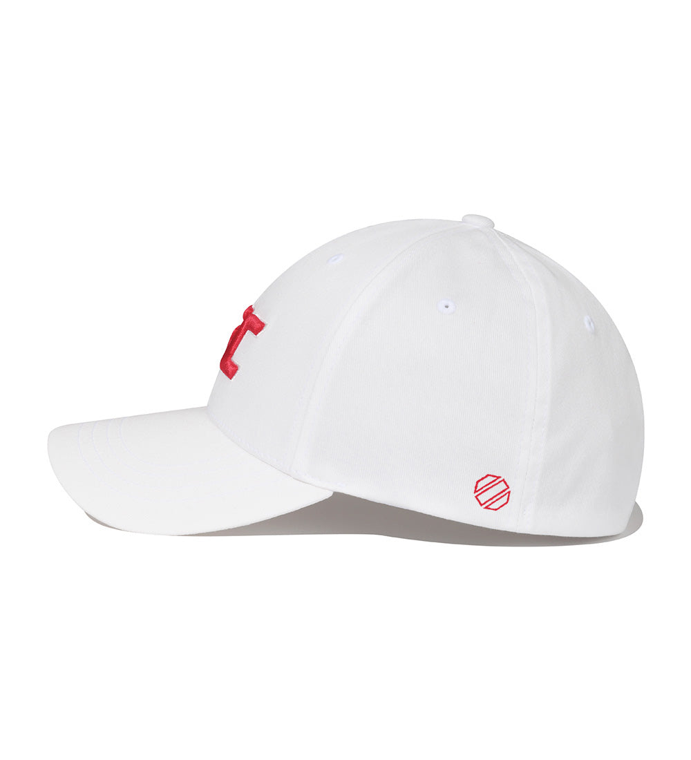 UFC Essential+ Flex Fit Baseball Cap, White