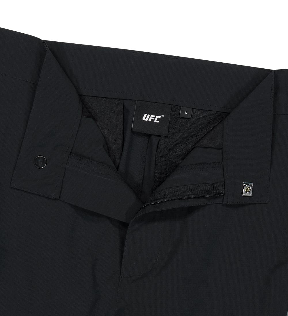 بنطال كارغو رياضي (جوغر) ضيق بقصة سلم فيت من UFC Venture، أسود