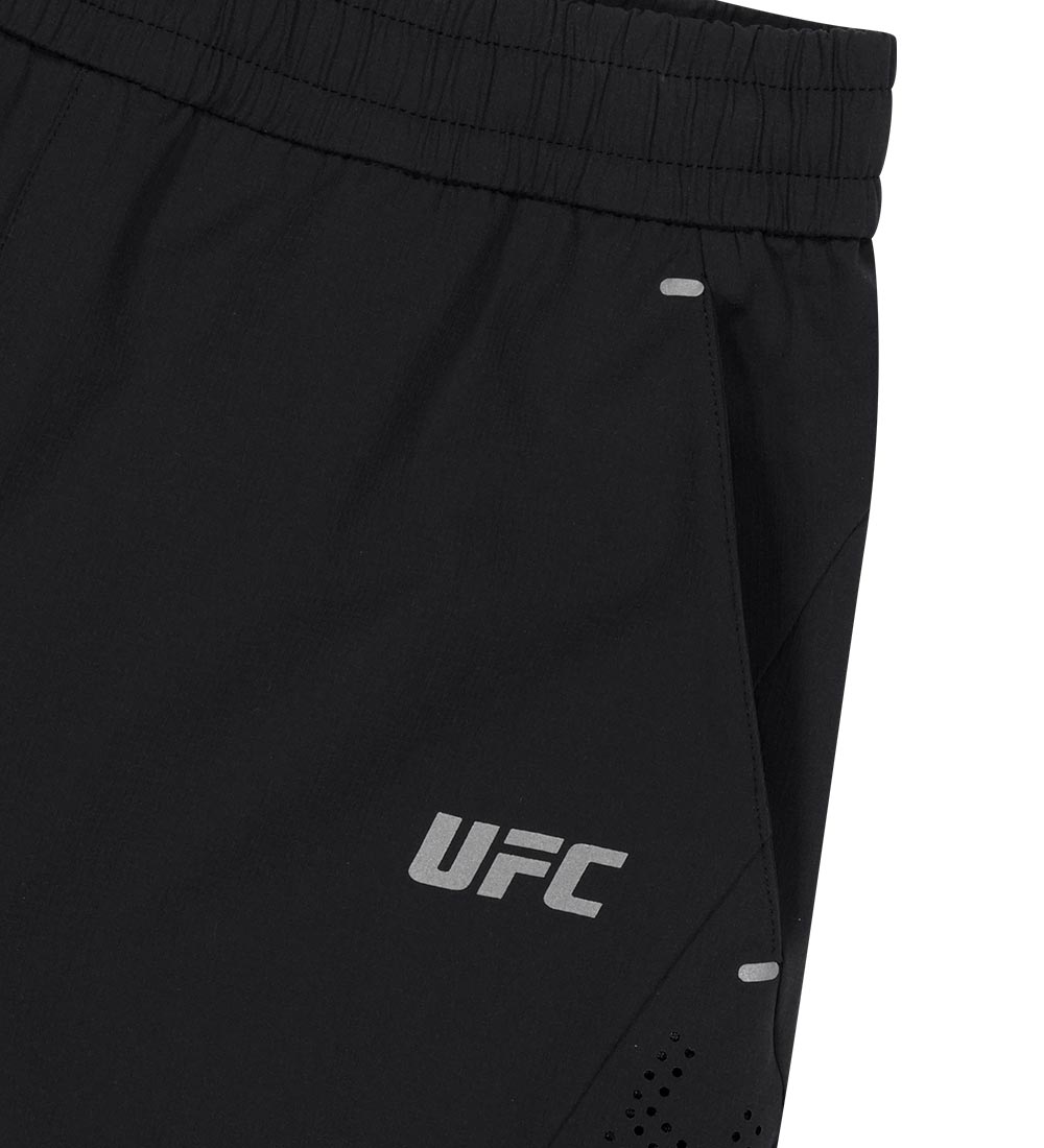 UFC Zero 100 Relaxed Fit Shorts, Black
