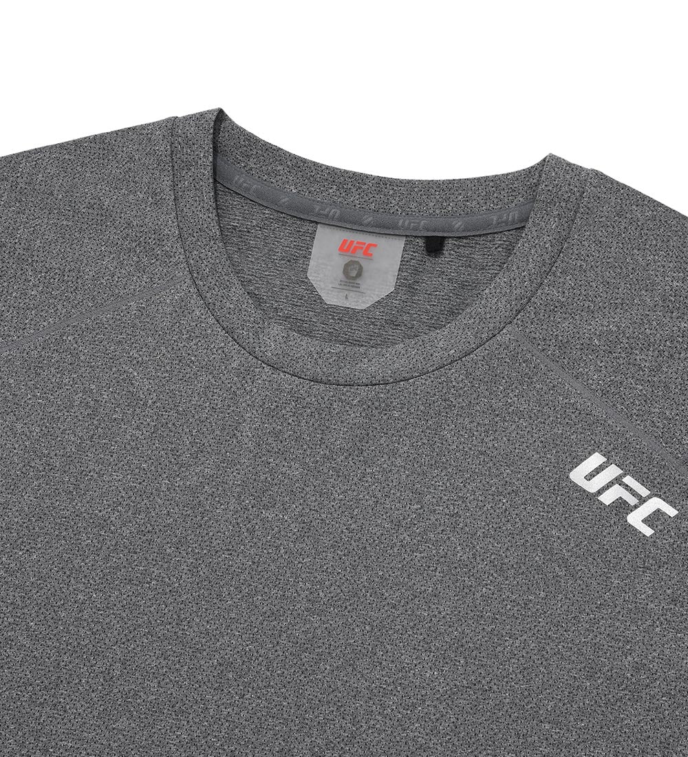 تيشيرت UFC Essentials شبكي بقصّة عادية وأكمام قصيرة، أسود