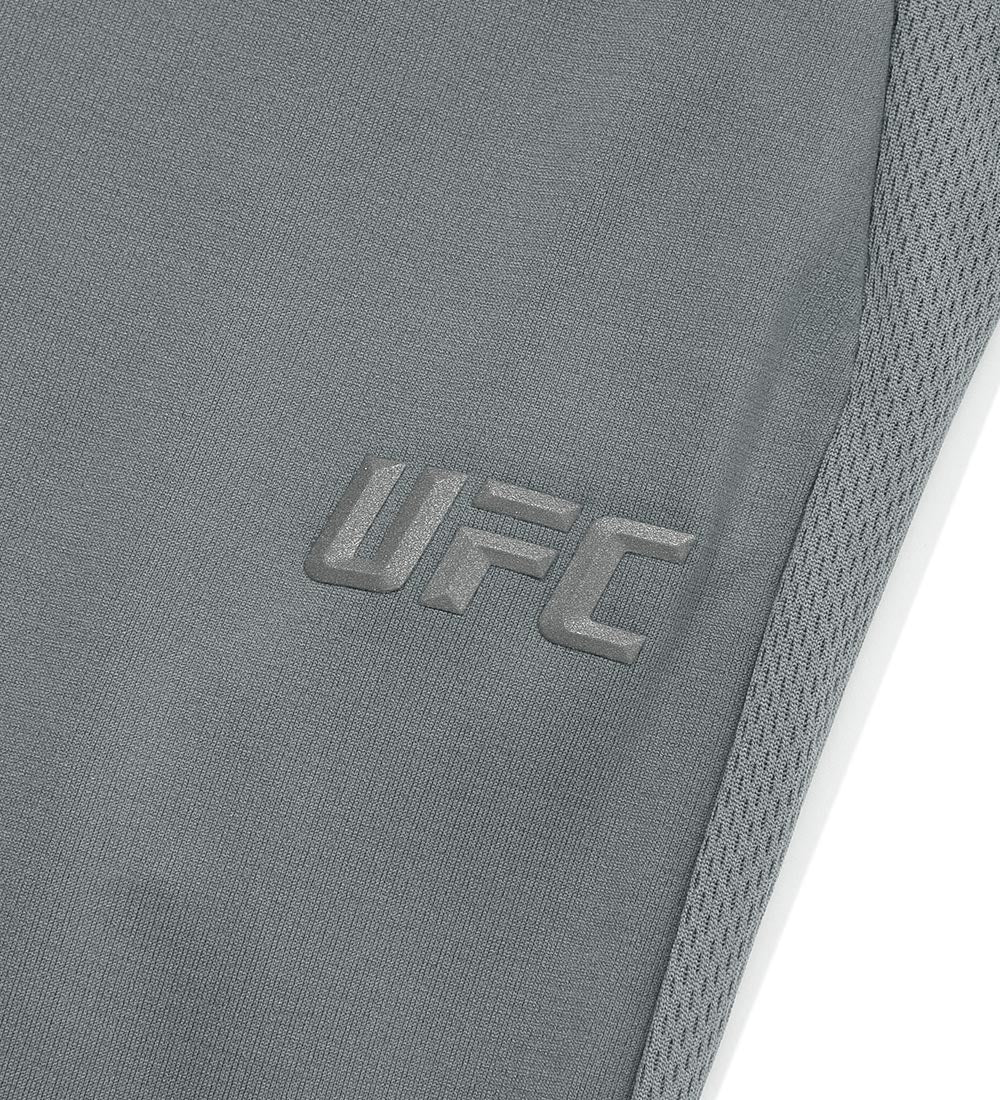 بنطال رياضي بقصة ضيقة "سلم جوغر" من UFC باللون الرمادي الفاخر