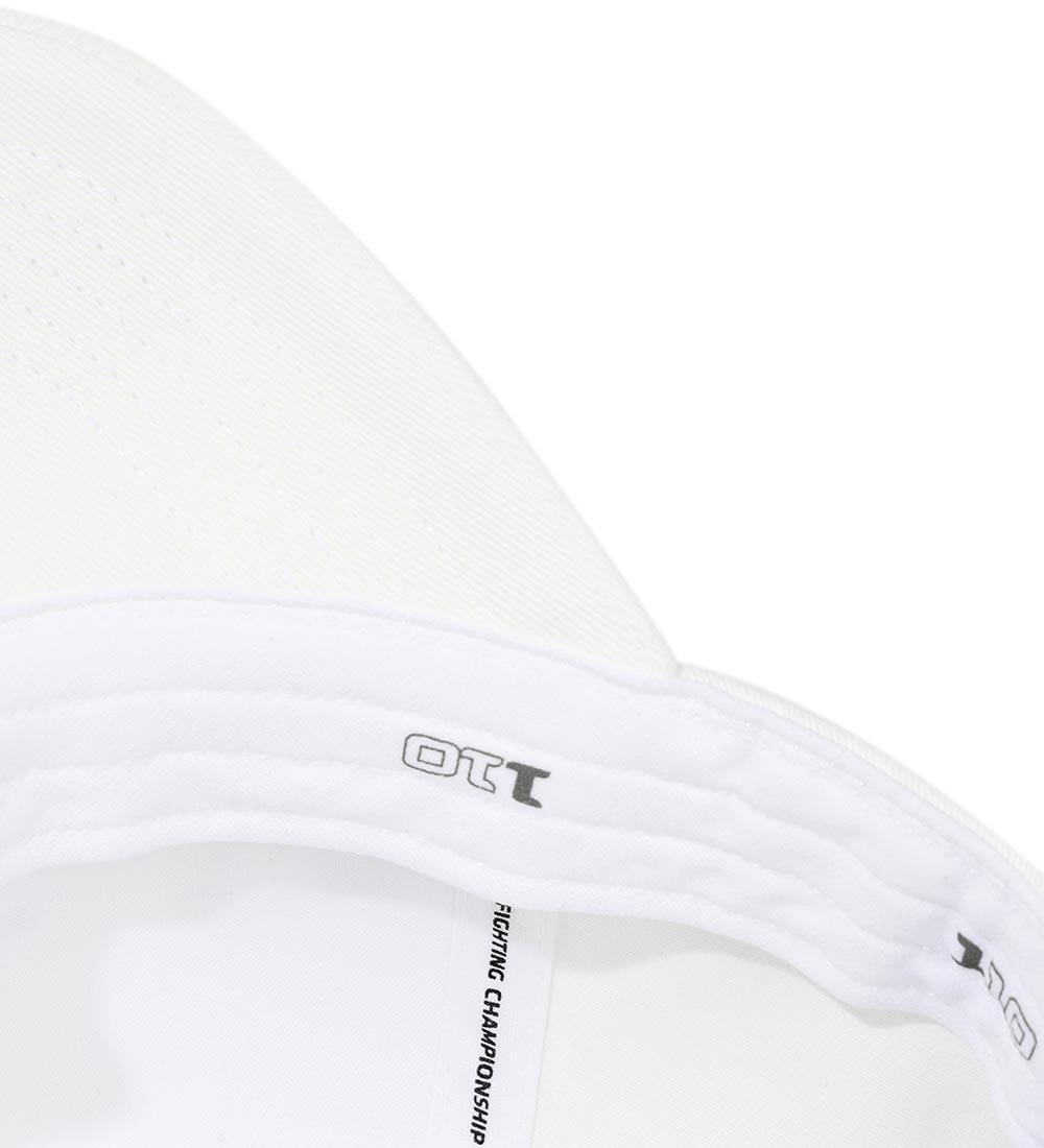 UFC Essential+ 110 Flex Fit Baseball Cap, White