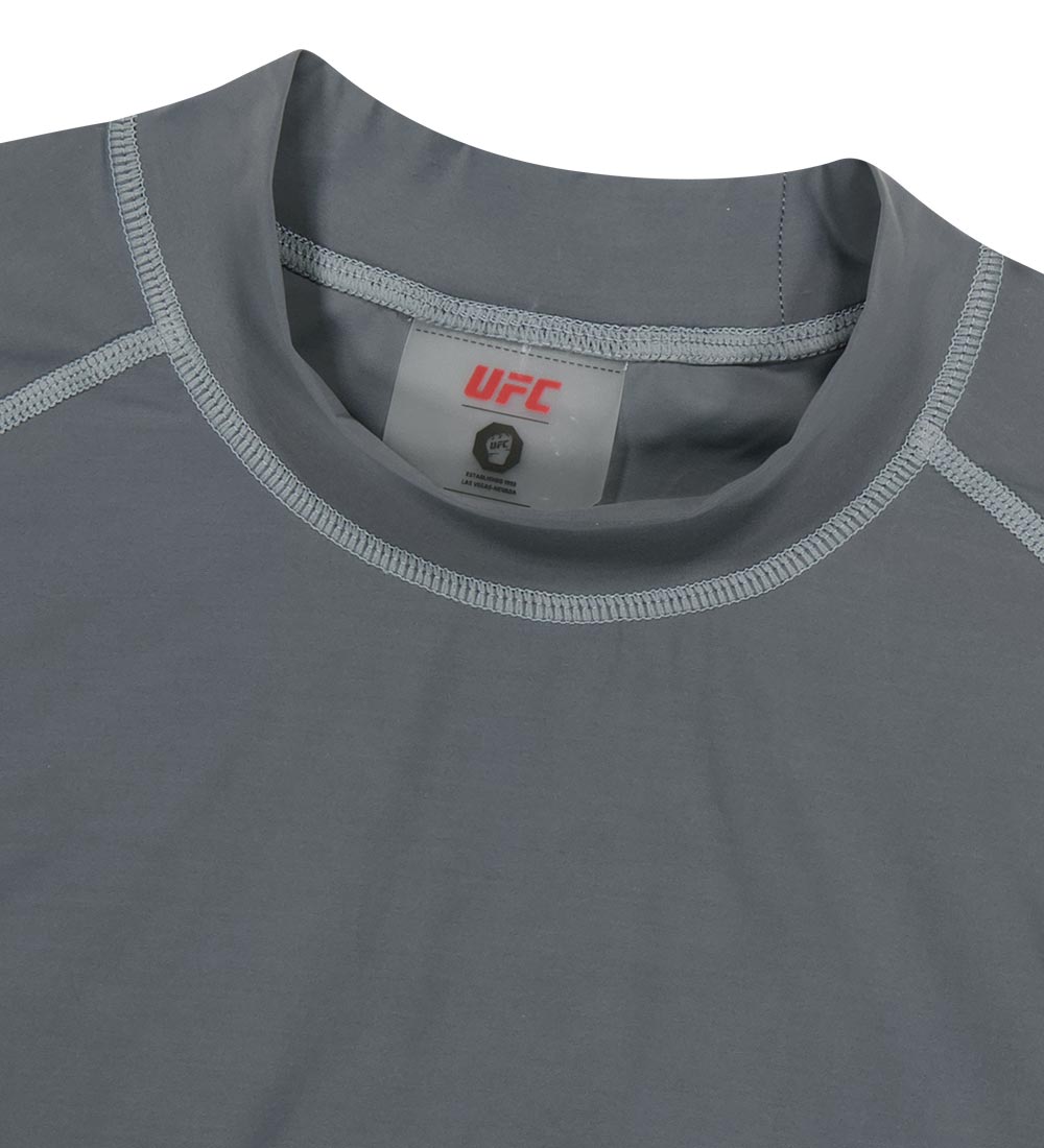 تي شيرت UFC Tension Muscle Fit بأكمام طويلة، رمادي داكن