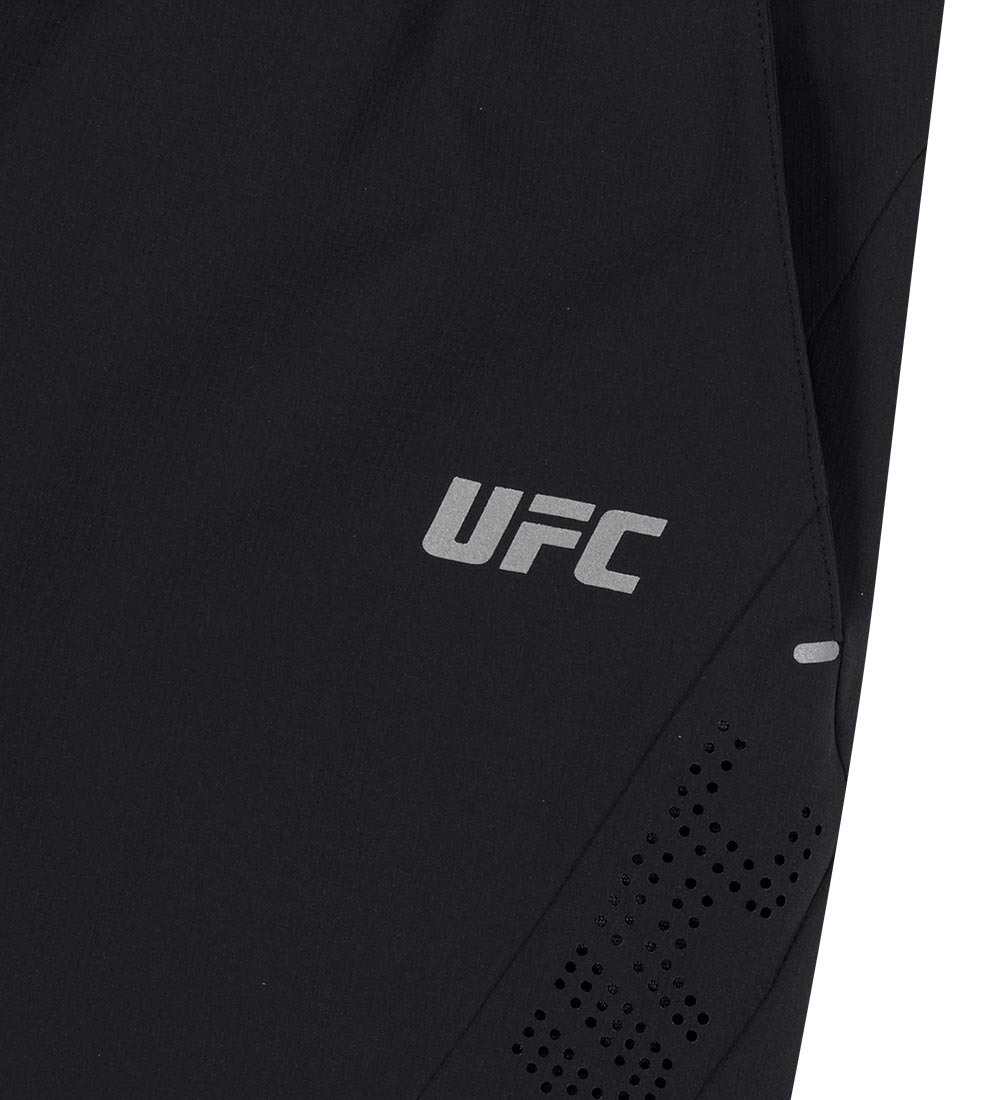 UFC Zero 100 Relaxed Fit Shorts, Black