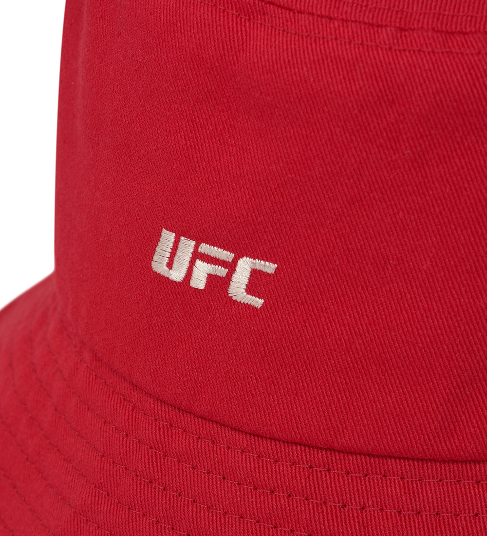 قبعة دلو بشعار صغير UFC Essentials - أحمر