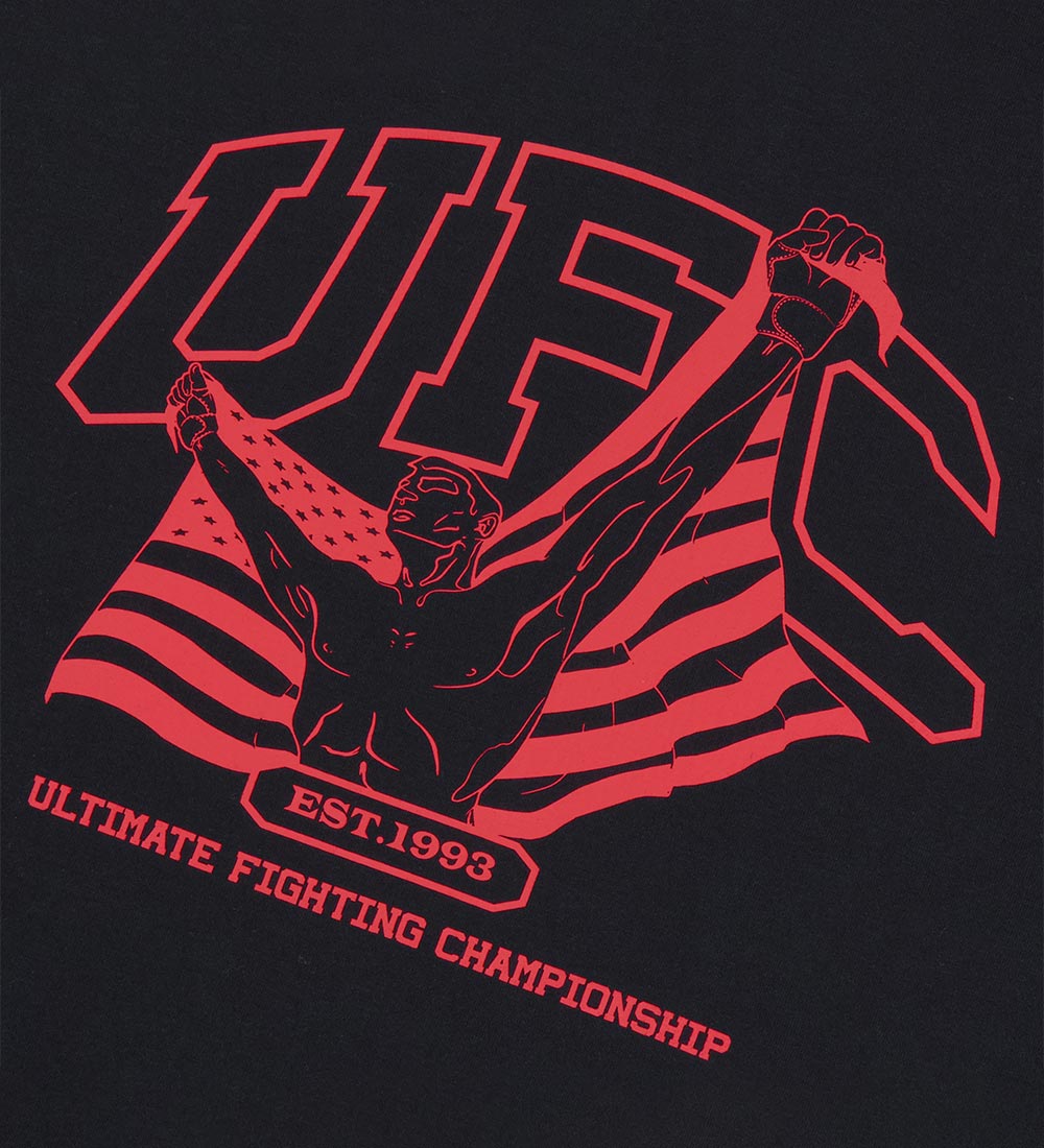 تي شيرت أوفر سايز بأكمام قصيرة بتصميم بطل UFC، أسود