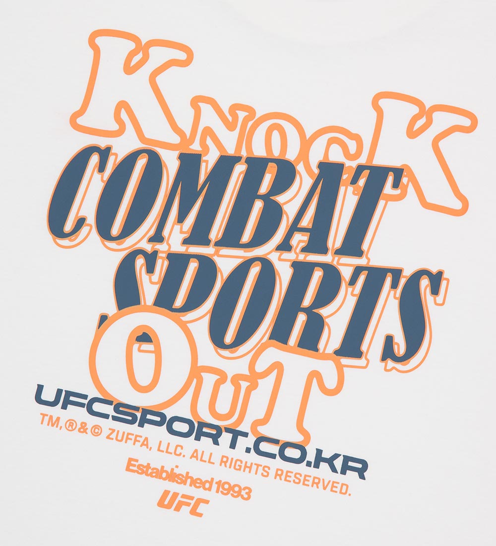 تي شيرت UFC Combat Sports بقصة فضفاضة وأكمام قصيرة، أوف وايت