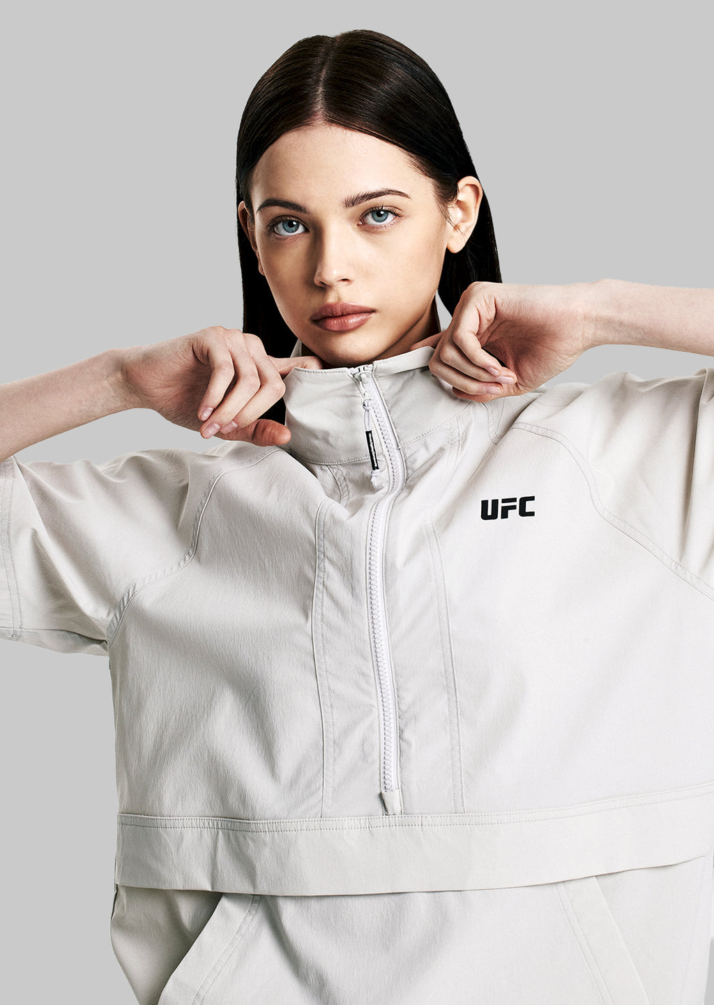 UFC Basic Short-Sleeved Anorak Jacket, Relaxed Fit, Light Gray